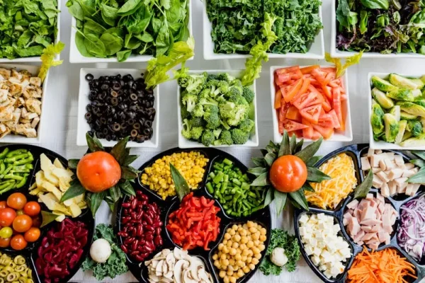 Choix alimentaires anti-goutte : légumes verts, fruits et aliments à faible teneur en purines